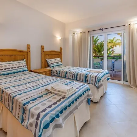 Apartment 3-bedroom Ground Floor With Communal Pool In The Heart Of At07 *