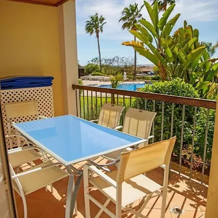 3-bedroom Ground Floor With Communal Pool In The Heart Of At07 *