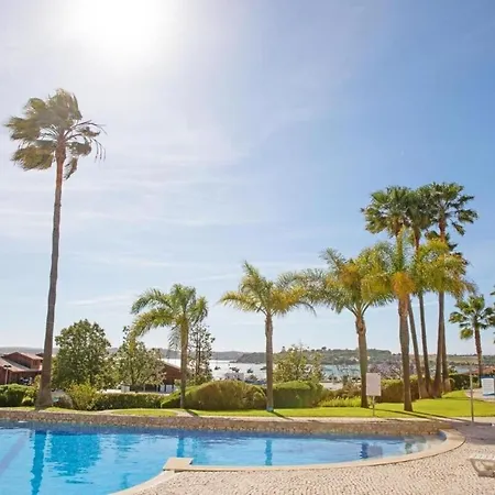 Apartment 3-bedroom Ground Floor With Communal Pool In The Heart Of At07 Alvor